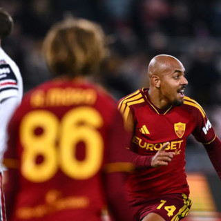 Sei gol e tante emozioni all’Olimpico, Roma batte Cagliari 4-2