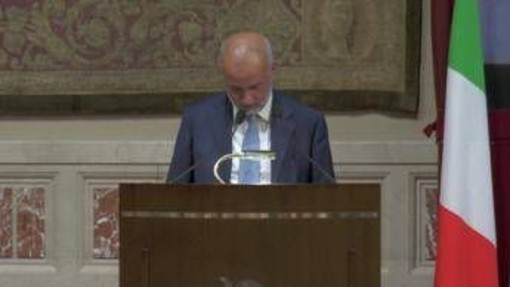 Schillaci: "Farmaci equivalenti chiave per la sostenibilità del Ssn, lavoriamo a governance moderna ed efficiente"