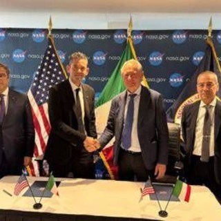 Spazio, Urso: "Imprese italiane costruiranno primo modulo abitativo sulla Luna e presto porteremo anche un astronauta italiano"