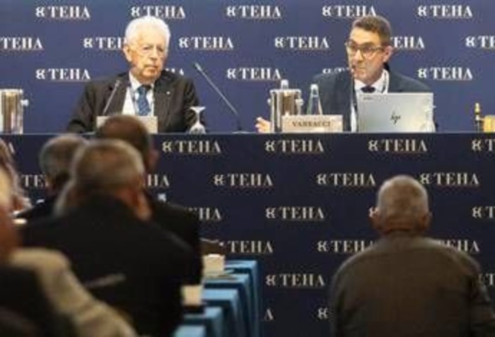 Monti e il confronto con Vannacci a Cernobbio: "In lei trovo ricostituzione narrativa, retorica e spirito del fascismo"