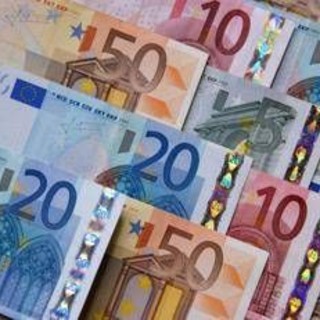 Tredicesima 2025, solo uno su due la userà per i regali di Natale Tredicesima 2025, solo uno su due la userà per i regali di Natale