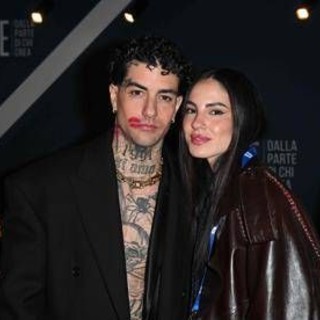 Giulia De Lellis compie 30 anni, la dedica d'amore a Tony Effe: "La mia roccia"