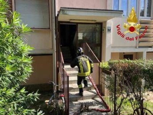 Milano, anziana muore nell'incendio dell'appartamento Milano, anziana muore nell'incendio dell'appartamento