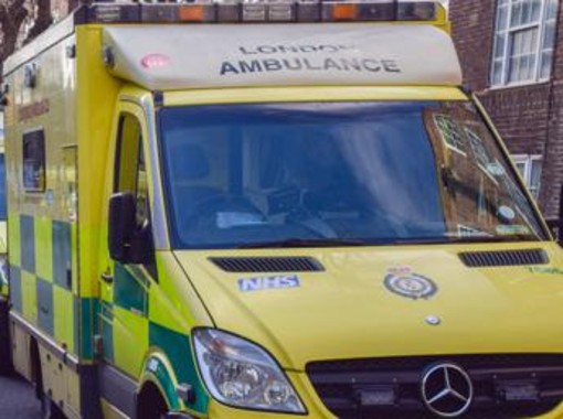 Scontro tra due treni a nord di Londra, soccorsi in azione: si temono vittime e feriti Scontro tra due treni a nord di Londra, soccorsi in azione: si temono vittime e feriti
