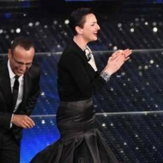Sanremo, Arisa lascia il posto ad Annalisa? La 'finta proposta' di Carlo Conti Sanremo, Arisa lascia il posto ad Annalisa? La 'finta proposta' di Carlo Conti