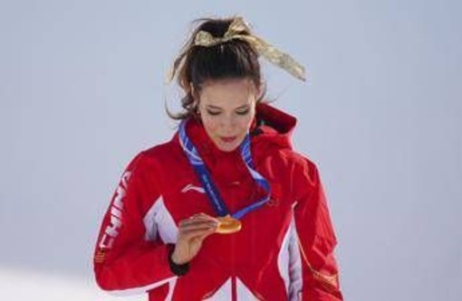 Milano Cortina, il dolore di Eileen Gu: vince l'oro olimpico, poi scopre di aver perso la nonna Milano Cortina, il dolore di Eileen Gu: vince l'oro olimpico, poi scopre di aver perso la nonna