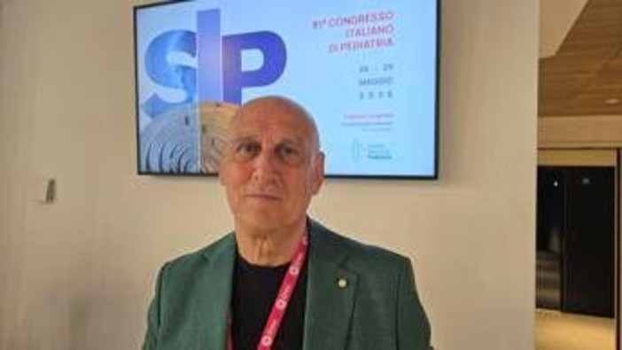 Agostiniani (Sip): "Cefalea digitale uno degli effetti collaterali dei social"