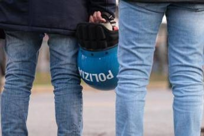 Agenti feriti a Torino, lettera del capo della polizia: "Vostro impegno garanzia per democrazia"