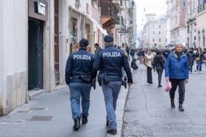 Sicurezza, Viminale: rafforzati controlli per concerti, eventi e mercatini Natale Sicurezza, Viminale: rafforzati controlli per concerti, eventi e mercatini Natale