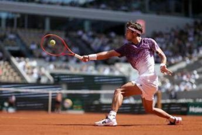 Roland Garros, paura per raccattapalle: Svajda lo colpisce, cos'è successo Roland Garros, paura per raccattapalle: Svajda lo colpisce, cos'è successo