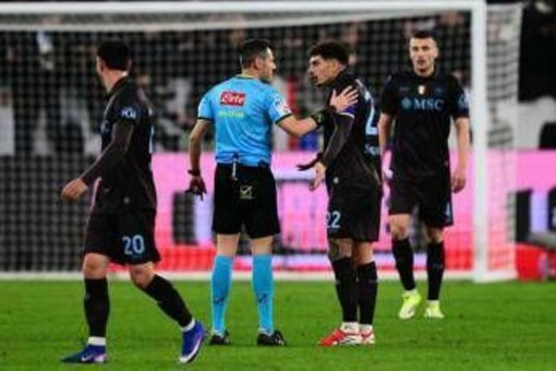 Hojlund e Vergara cadono in area, Conte chiede rigore: proteste in Juventus-Napoli Hojlund e Vergara cadono in area, Conte chiede rigore: proteste in Juventus-Napoli